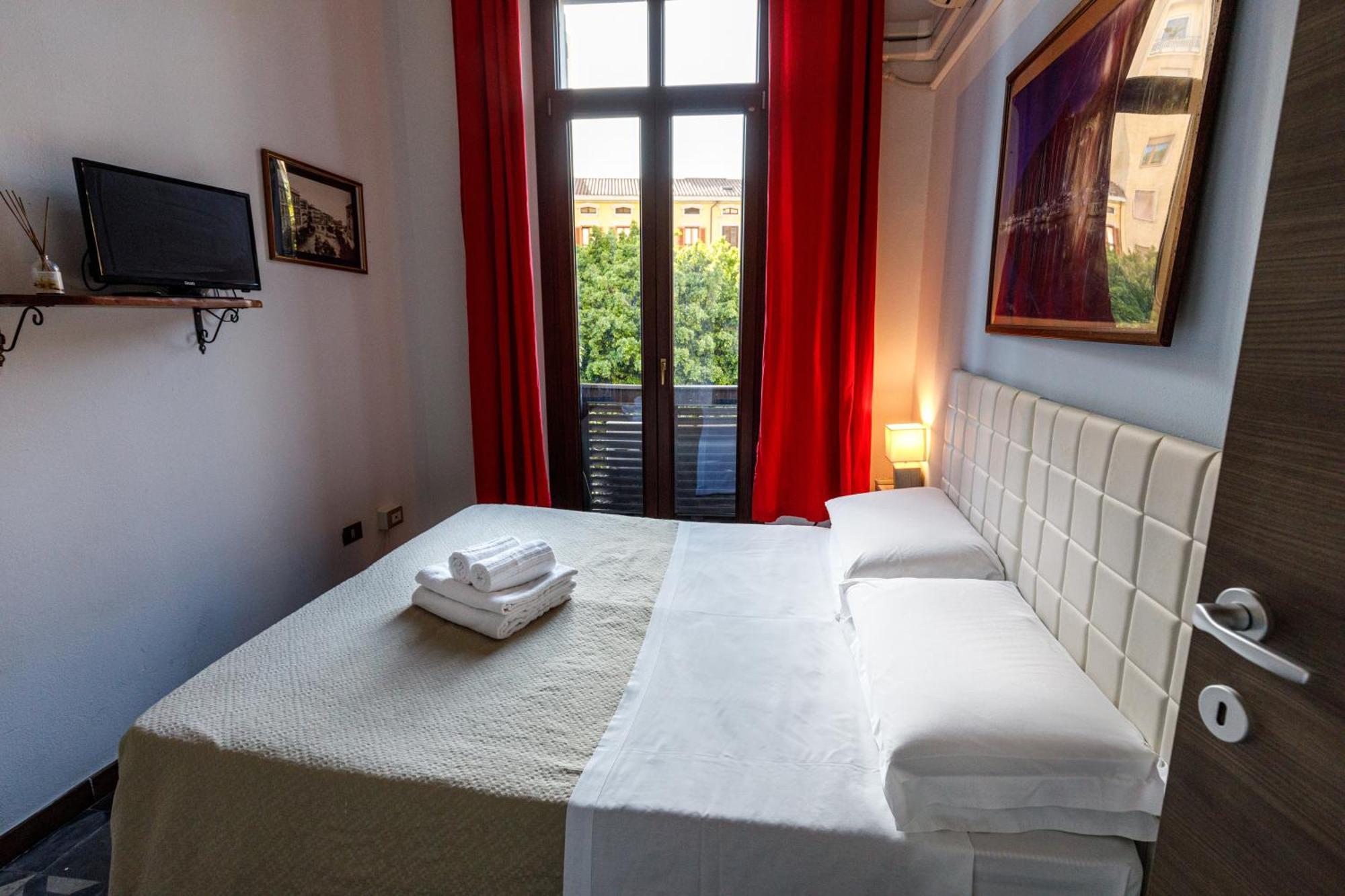 Onlyrooms III - Recommended For Under 30S Κάλιαρι Δωμάτιο φωτογραφία